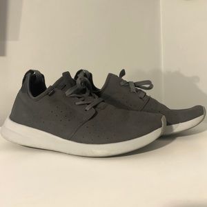 Globe Dart Lyt size 9.